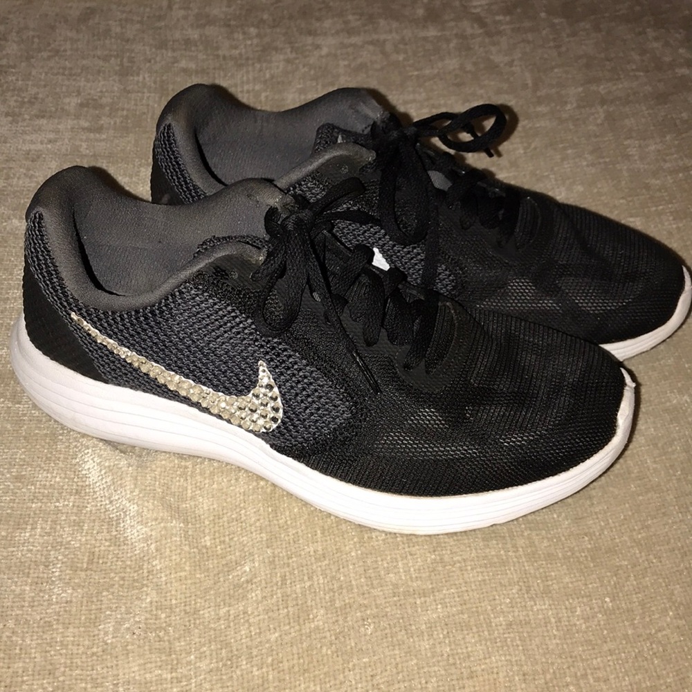 Nike tennis shoes